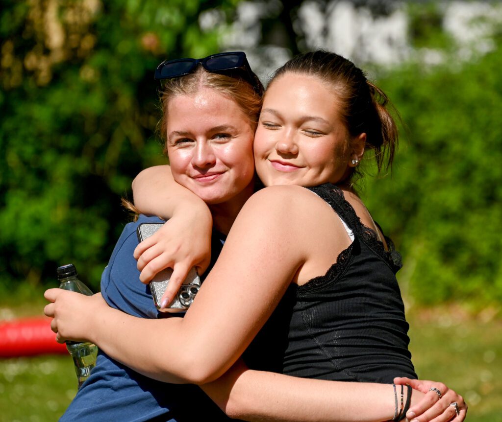 Tilmeld dig og bliv ny elev som på billedet på Lundby efterskole